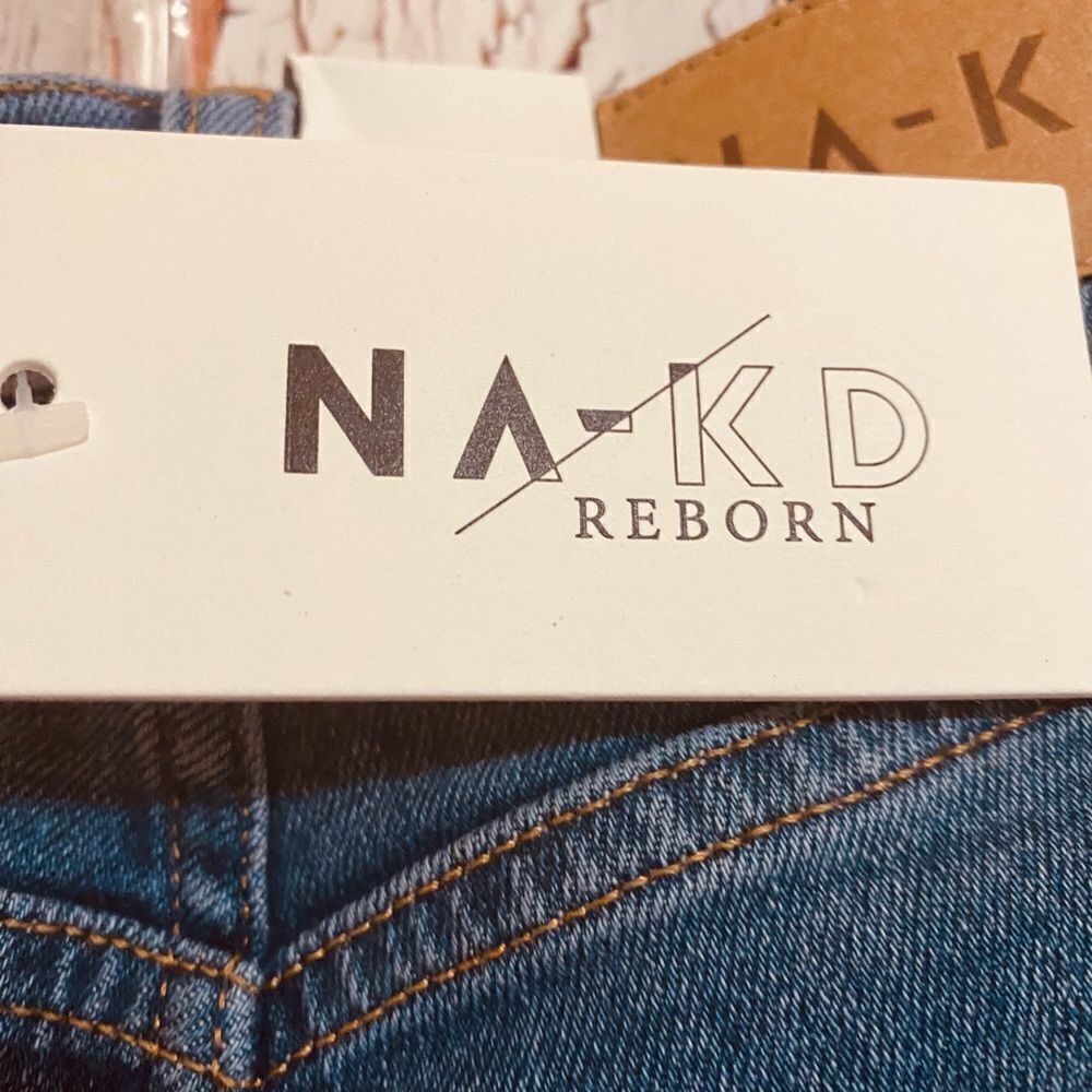 NA-KD Organic Cotton High Waist Straight Leg Five Pocket Mom Jeans size 4 - Picture 4 of 10